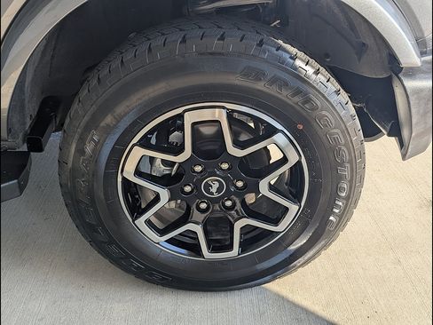 Used 2024 Ford Bronco Outer Banks AWD/4WD image 16