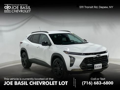 Used 2024 Chevrolet Trax ACTIV w/ Driver Confidence Package FWD image 1