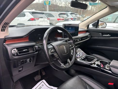 Used 2022 Lincoln Nautilus Reserve image 16