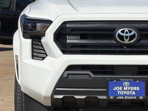 New 2026 Toyota Tacoma SR image 5