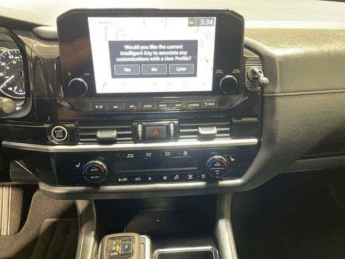 Used 2022 Nissan Pathfinder SL w/ SL Premium Package AWD/4WD image 16
