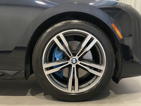 Used 2023 BMW 740i w/ Parking Assistance Package RWD image 10