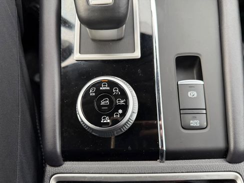 Used 2024 Mitsubishi Outlander SE image 23