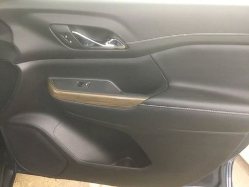 Used 2019 GMC Acadia SLE image 8