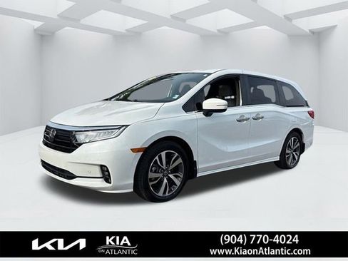Used 2023 Honda Odyssey Touring image 2
