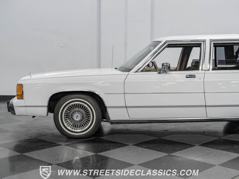 Used 1990 Ford LTD Crown Victoria image 23