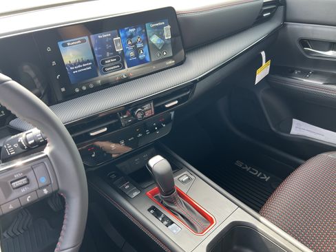 New 2026 Nissan Kicks SR w/ Cold Weather Package image 20