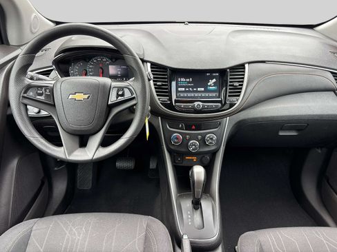 Used 2017 Chevrolet Trax LT AWD/4WD image 10