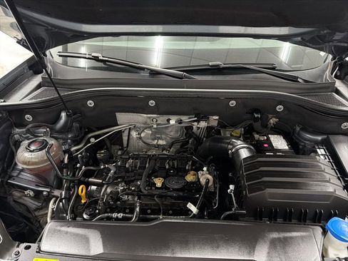 Used 2020 Volkswagen Atlas Cross Sport SEL image 31