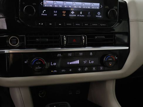 Used 2023 Nissan Pathfinder SL AWD/4WD image 44