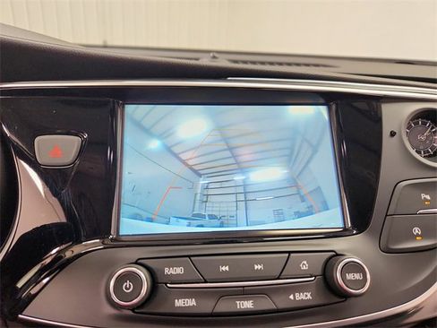 Used 2020 Buick Envision Essence image 30