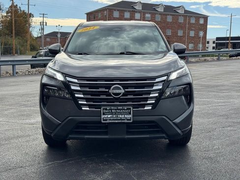 Used 2024 Nissan Rogue SV image 9