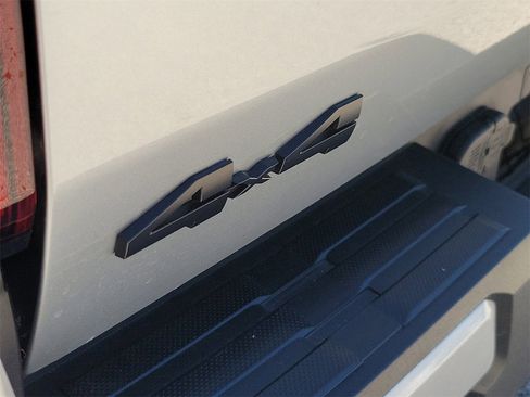 Used 2025 Toyota Tacoma TRD Sport image 7