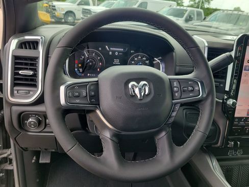 New 2026 RAM 2500 Laramie AWD/4WD image 16