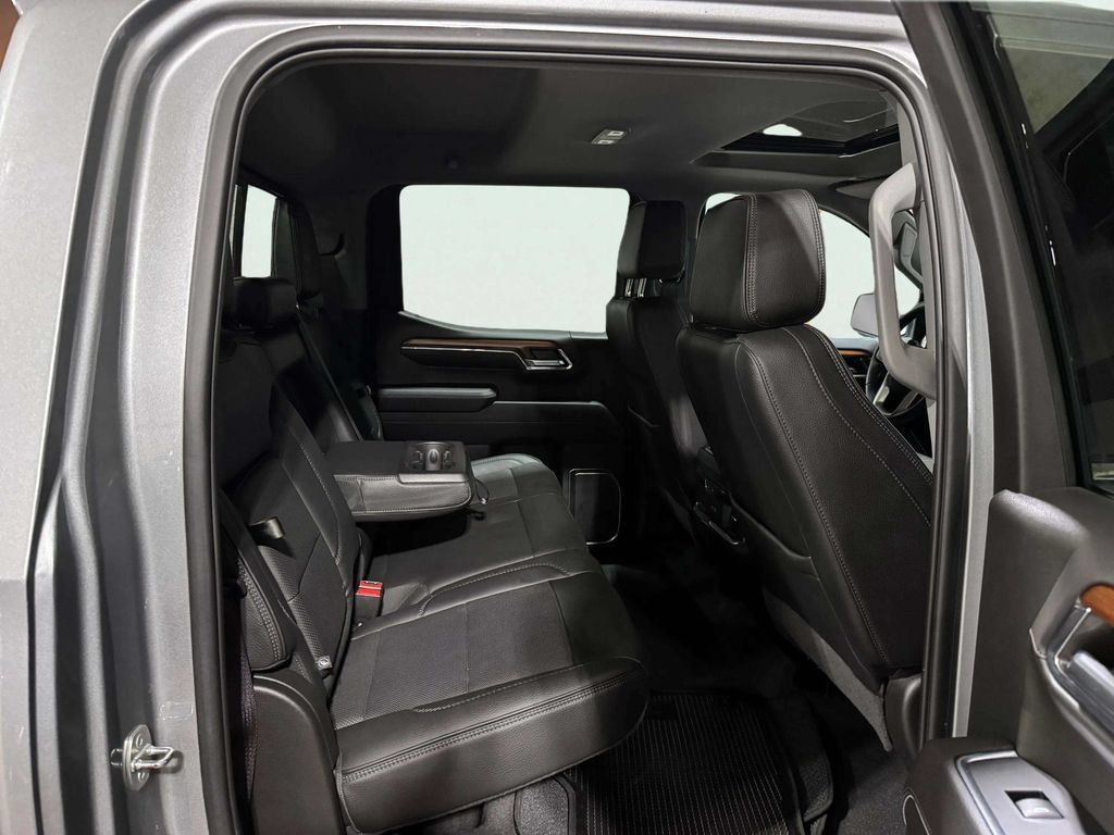 Used 2023 GMC Sierra 1500 Denali w/ Denali Reserve Package AWD/4WD image 29