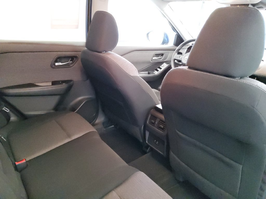 Used 2022 Nissan Rogue SV AWD/4WD image 16