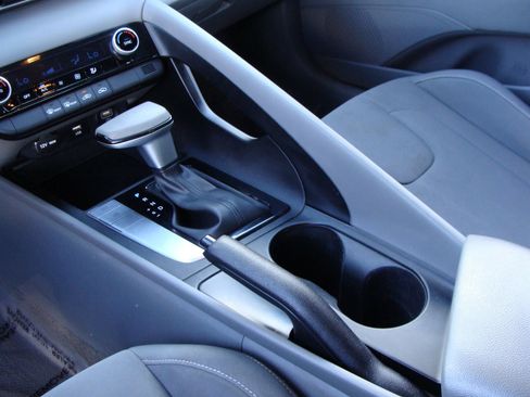 Used 2023 Hyundai Elantra SEL w/ Preferred Accessory Package image 14