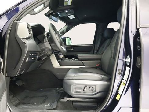 Used 2025 Toyota Tundra Limited AWD/4WD image 13