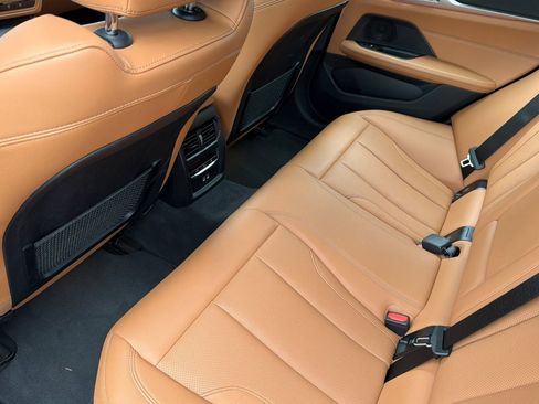 Used 2023 BMW i4 eDrive35 image 15