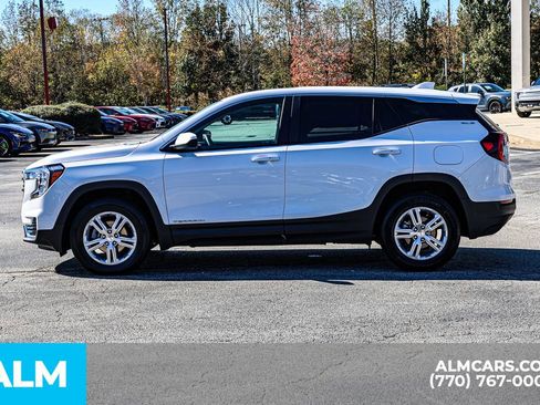 Used 2024 GMC Terrain SLE image 9