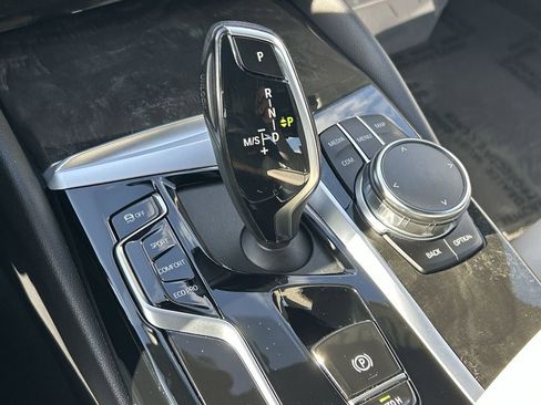 Used 2023 BMW 530i w/ Premium Package RWD image 20