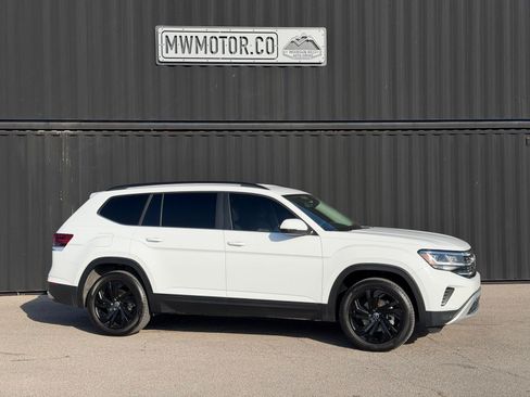 Used 2023 Volkswagen Atlas SE w/ Black Wheel Package AWD/4WD image 1