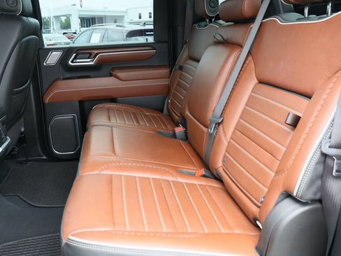 Certified 2025 GMC Sierra 2500 Denali Ultimate AWD/4WD image 28