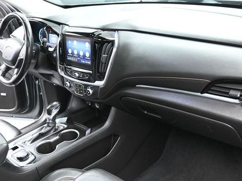 Used 2021 Chevrolet Traverse LT w/ LT Premium Package AWD/4WD image 30