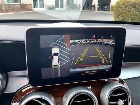 Used 2019 Mercedes-Benz GLC 300 4MATIC image 27