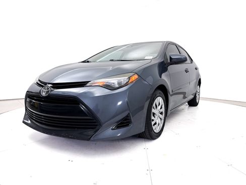 Used 2017 Toyota Corolla LE w/ Carpet Mat Package (TMS) FWD image 3