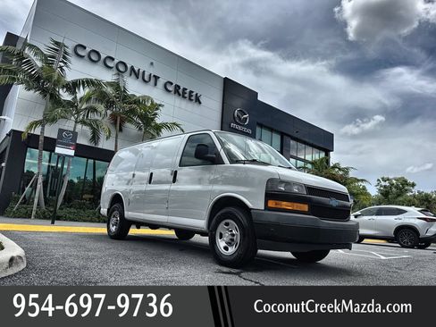 Used 2021 Chevrolet Express 2500 RWD image 1