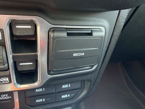 Used 2025 Jeep Wrangler Unlimited Sport AWD/4WD image 33