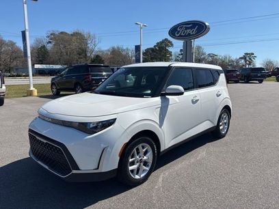 Used 2023 Kia Soul LX w/ Option Group 015