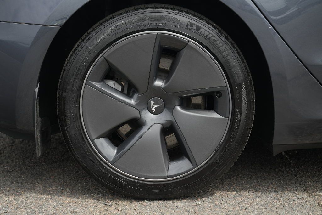 Used 2023 Tesla Model 3 Standard Range RWD image 11