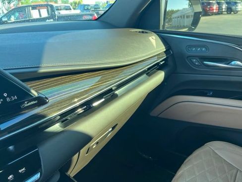Used 2021 Cadillac Escalade Sport AWD/4WD image 28