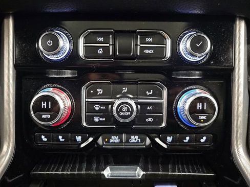 Used 2021 GMC Yukon XL Denali image 22