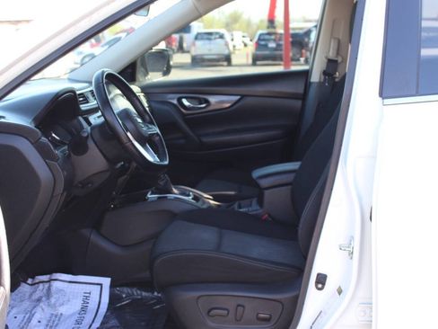 Used 2020 Nissan Rogue SV w/ Premium Package FWD image 20