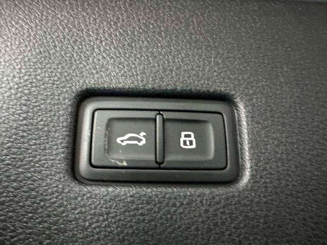 Used 2025 Audi Q8 Premium w/ Convenience Package AWD/4WD image 8