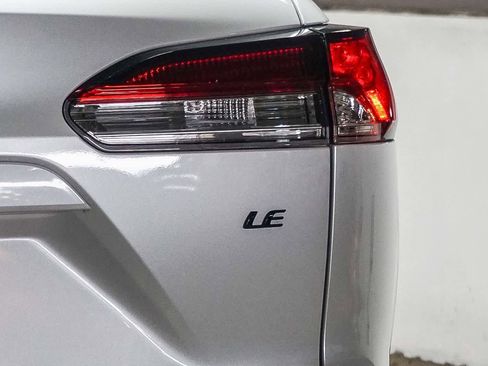 Certified 2022 Toyota Corolla Cross LE w/ Moonroof Package FWD image 12