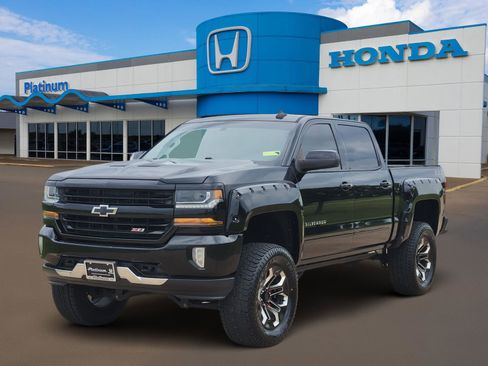 Used 2018 Chevrolet Silverado 1500 LT w/ All Star Edition AWD/4WD image 2