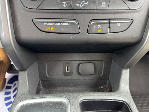 Used 2017 Ford Escape SE FWD image 28