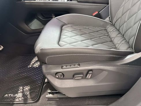 New 2026 Volkswagen Atlas SEL Premium R-Line AWD/4WD image 11