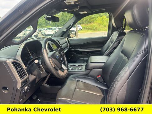 Used 2019 Ford Expedition XLT w/ Equipment Group 202A AWD/4WD image 23