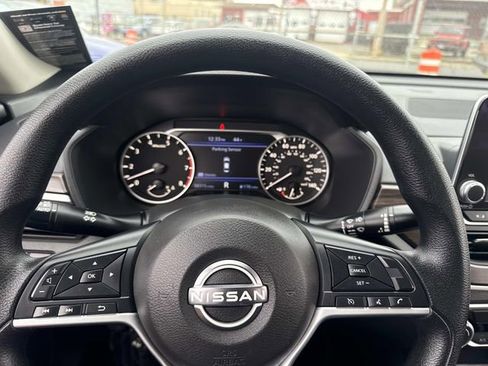 Used 2024 Nissan Altima 2.5 SV image 29