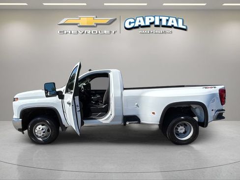 Used 2025 Chevrolet Silverado 3500 W/T AWD/4WD image 10