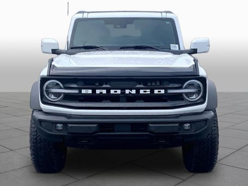 Certified 2025 Ford Bronco Outer Banks w/ Sasquatch Package AWD/4WD image 4
