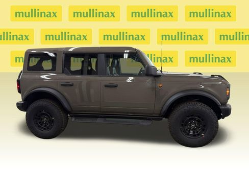 New 2026 Ford Bronco Badlands image 2