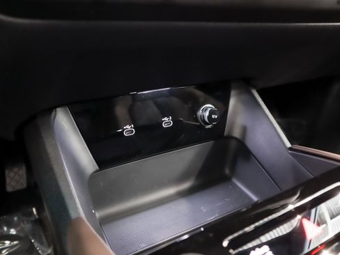 Certified 2025 Audi Q6 e-tron Premium w/ Convenience Package image 22