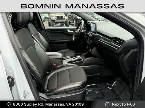 Used 2025 Ford Escape ST-Line image 18