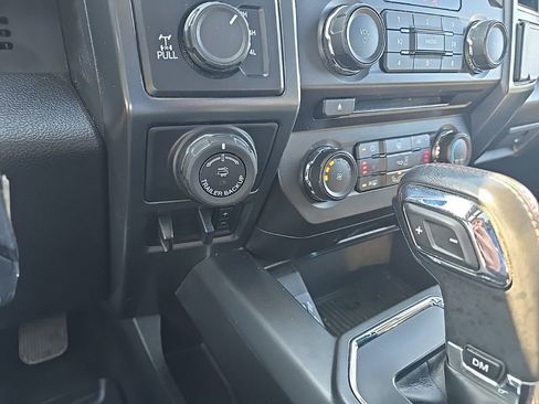 Used 2018 Ford F150 XLT w/ Equipment Group 302A Luxury AWD/4WD image 17
